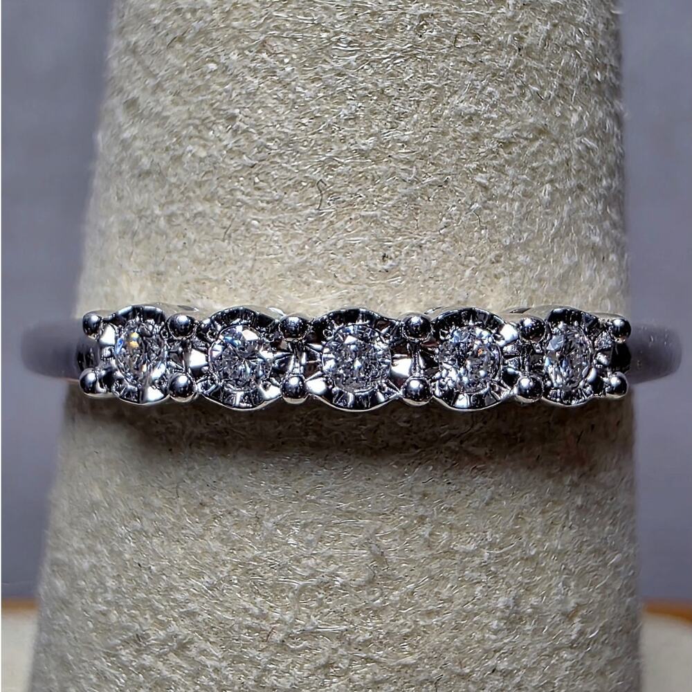 Size 8 Lab-Created Diamond 0.10ctw Half Eternity Ring 925 Silver - Picture 2 of 7